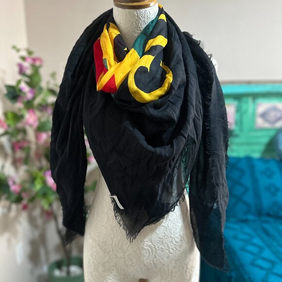 Gucci Blanket Scarf - Picture 2 of 5